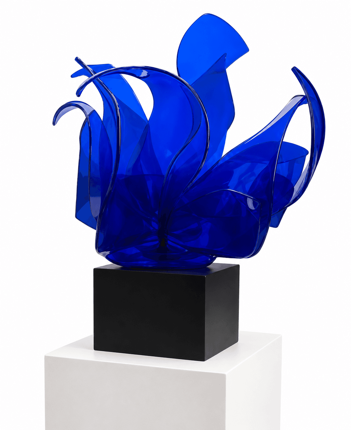 Azur Momentum by Carola Orieta Sperman